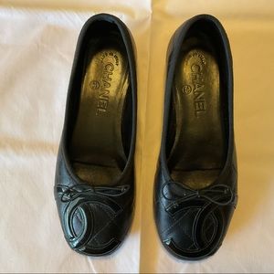 CHANEL BLACK QUILTED SLIP ONS SIZE 35 1/2
